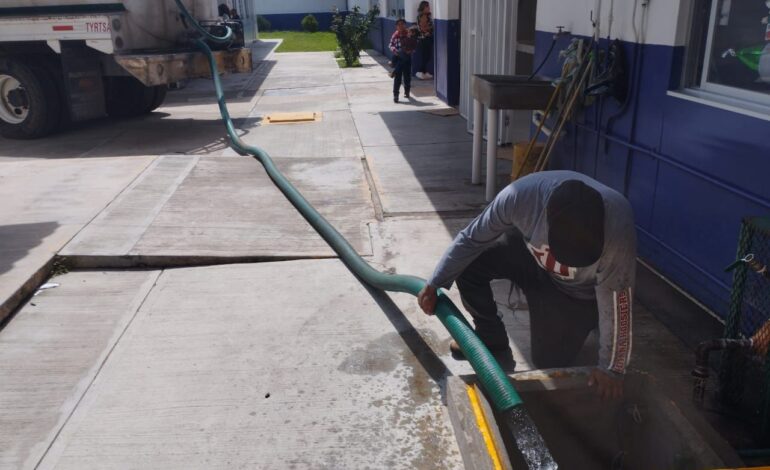 David Vega Terrazas apoya a San José Tetel para solucionar crisis del agua