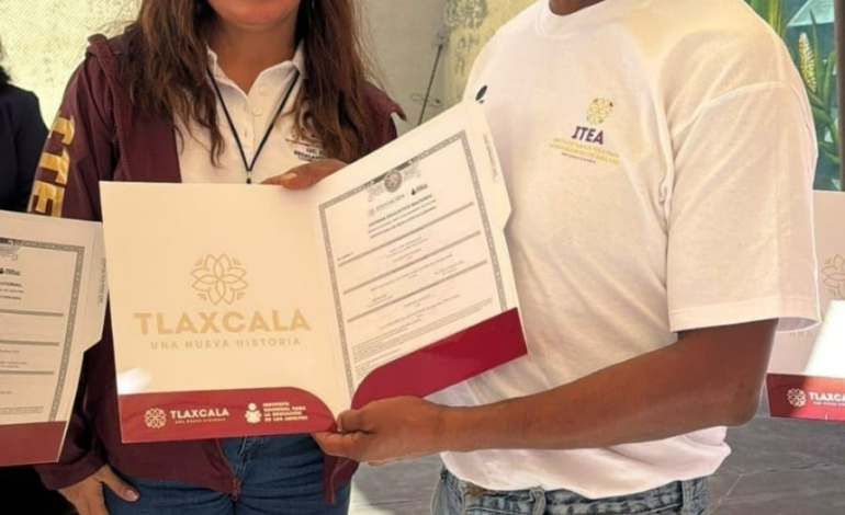 Internos del CERESO de Tlaxcala reciben certificados de educación básica