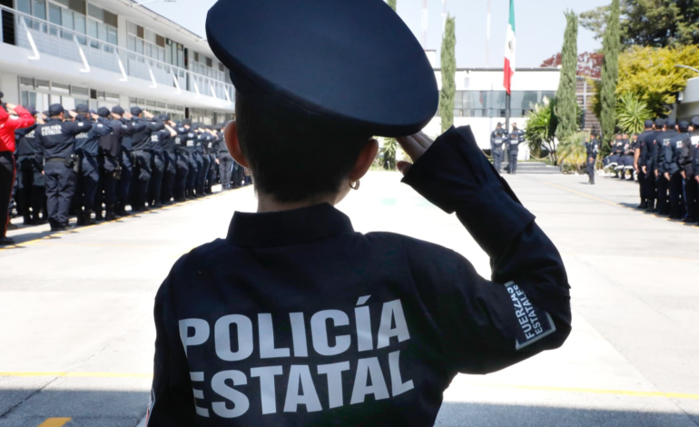 Maribel cumple su sueño de ser policía honorífica en Tlaxcala