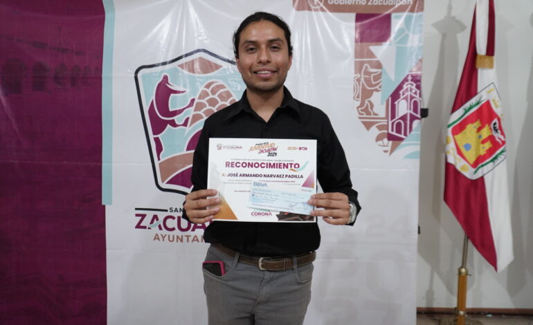 José Armando Báez gana primer Premio de la Juventud 2025 en Zacualpan