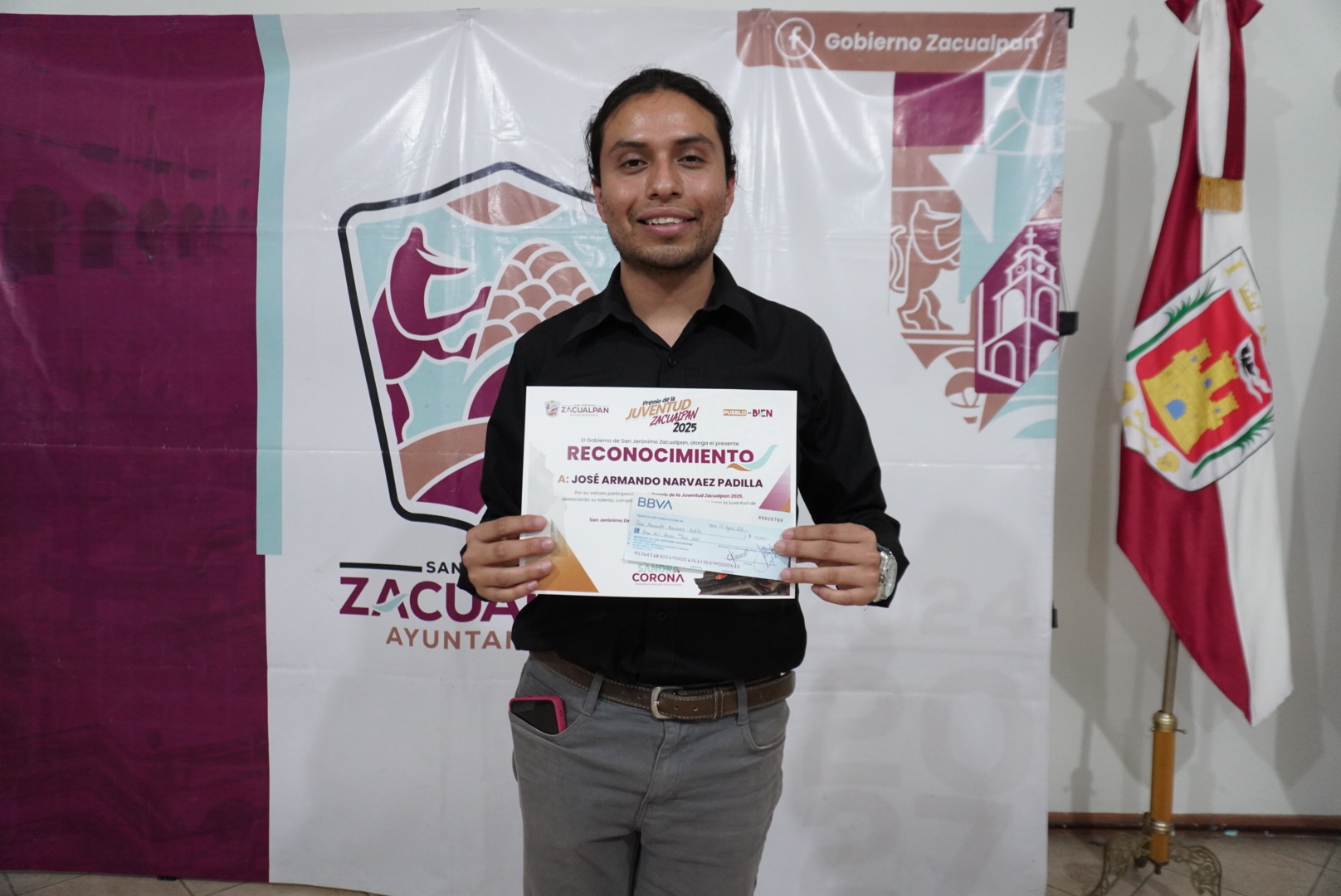 José Armando Báez gana primer Premio de la Juventud 2025 en Zacualpan