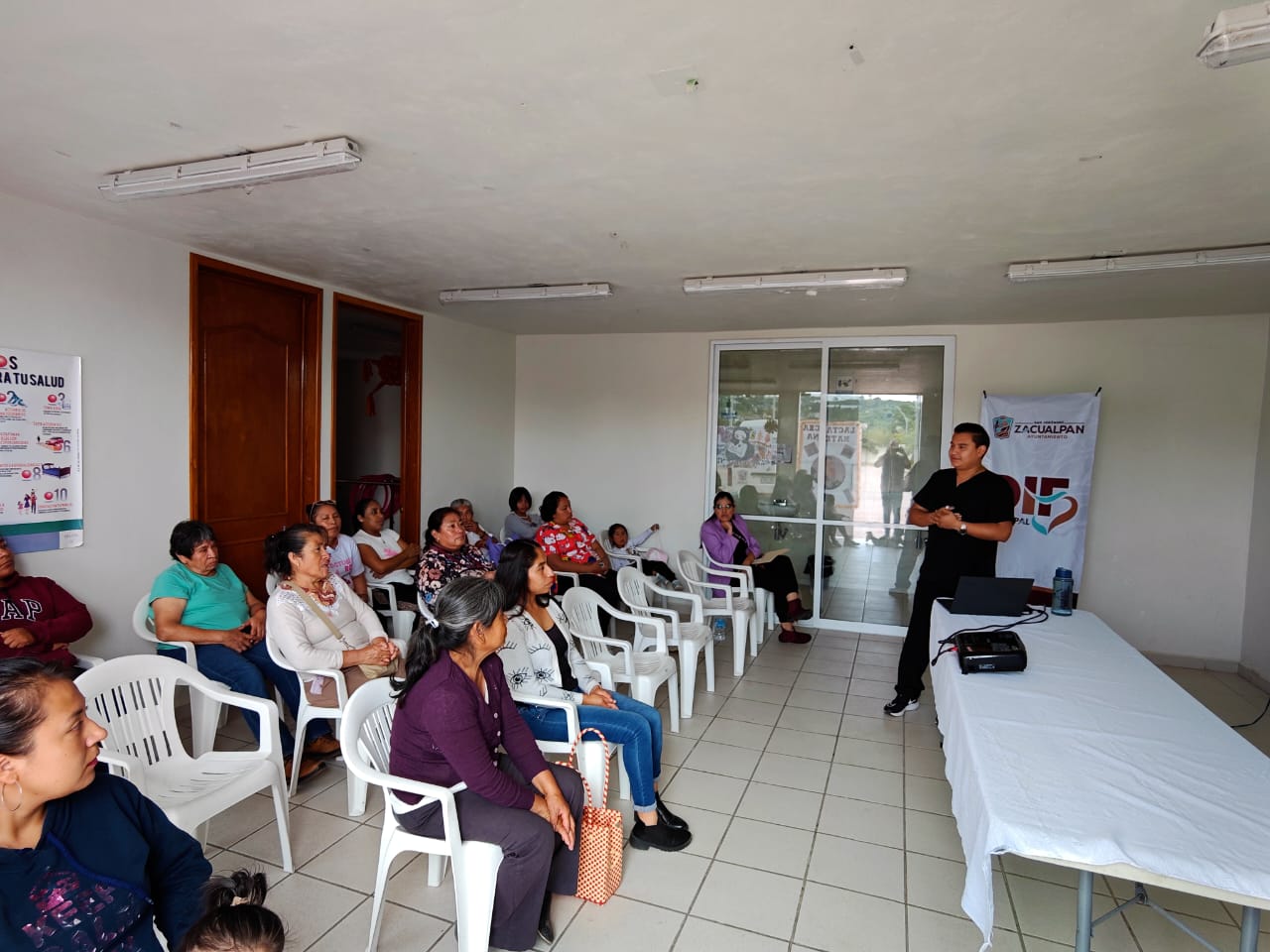 Zacualpan promueve la lactancia materna con charla y apertura de lactario