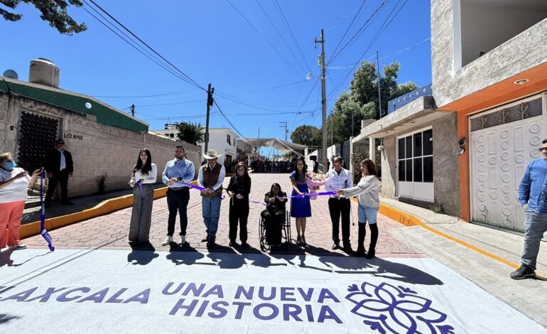 Entregan primera etapa de rehabilitación de la Calle de los Misterios en San José Tetel, Yauhquemehcan