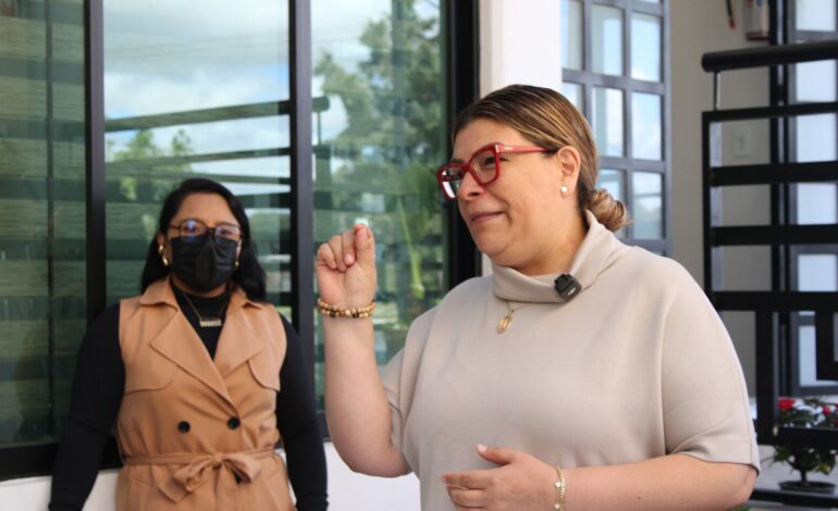 Lleva Sandy Aguilar campaña de salud visual a Santa Anita Huiloac