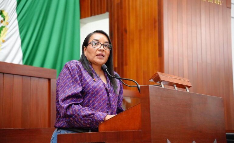 La diputada Laura Flores reprueba declaraciones del señador Noroña contra la alcaldesa Grecia Quiroz