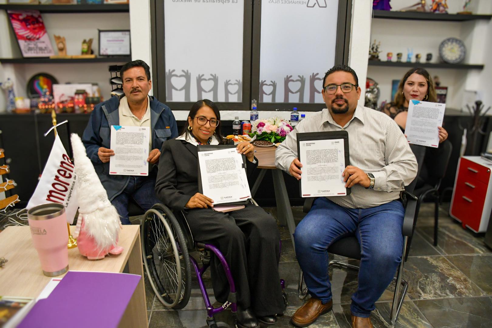 Gabriela Hernández firma convenio para facilitar trámites del Registro Civil en el Distrito 2