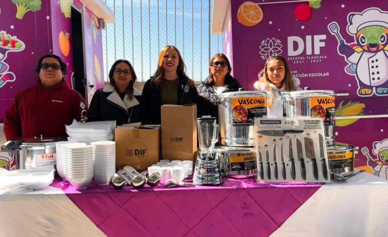 Escuela Primaria Melchor Ocampo de Zacualpan recibe equipo para su comedor escolar dentro del programa “Desayunos Calientes”
