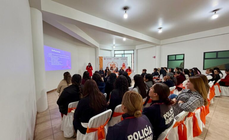 Zacualpan impulsa el liderazgo político de las mujeres con presentación de libro