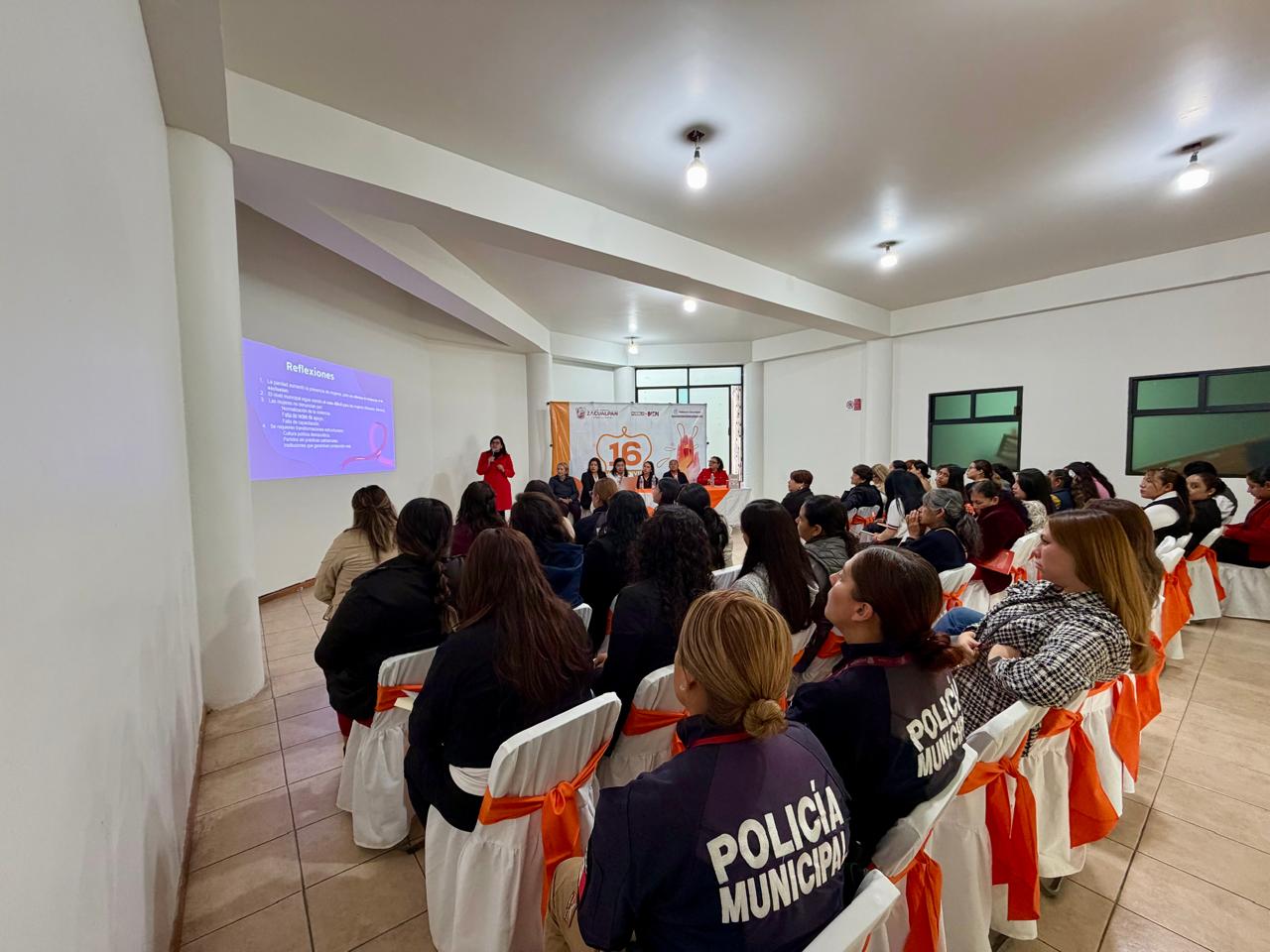 Zacualpan impulsa el liderazgo político de las mujeres con presentación de libro