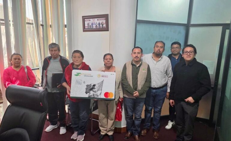 En Zacualpan fortalecen apoyo a familias con asesoría para visas y remesas