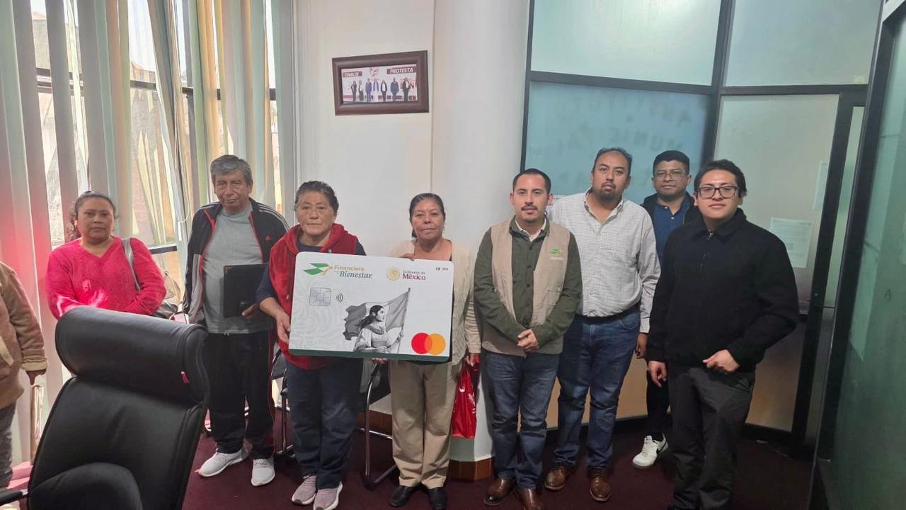 En Zacualpan fortalecen apoyo a familias con asesoría para visas y remesas