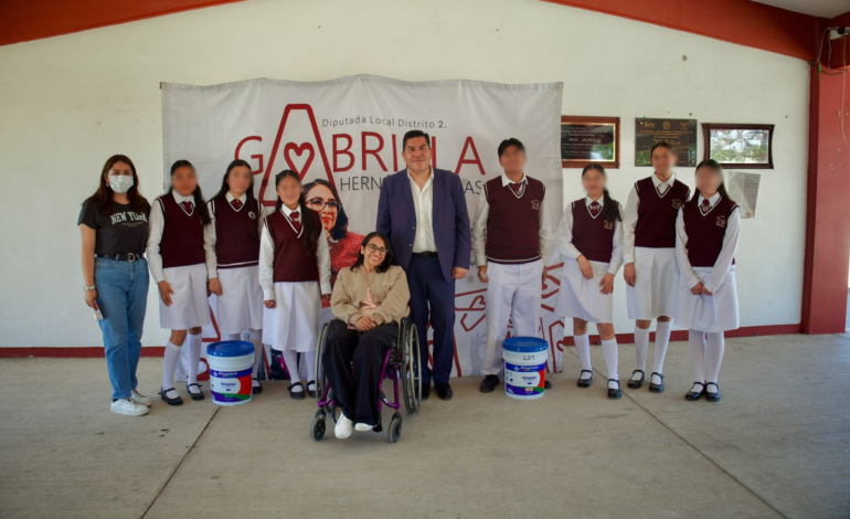 Refuerza Gabriela Hernández Islas apoyo a escuelas del Distrito 02 en Tlaxco