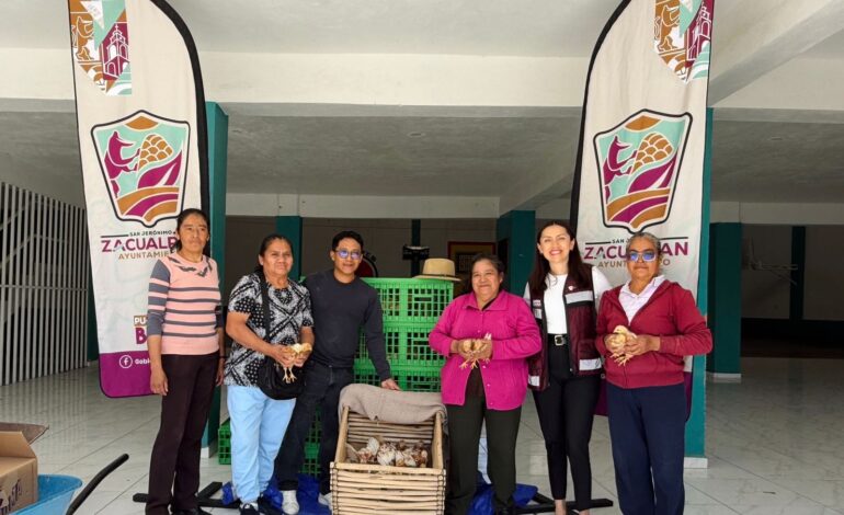 Sandra Corona impulsa el campo en Zacualpan con subsidio para producción avícola