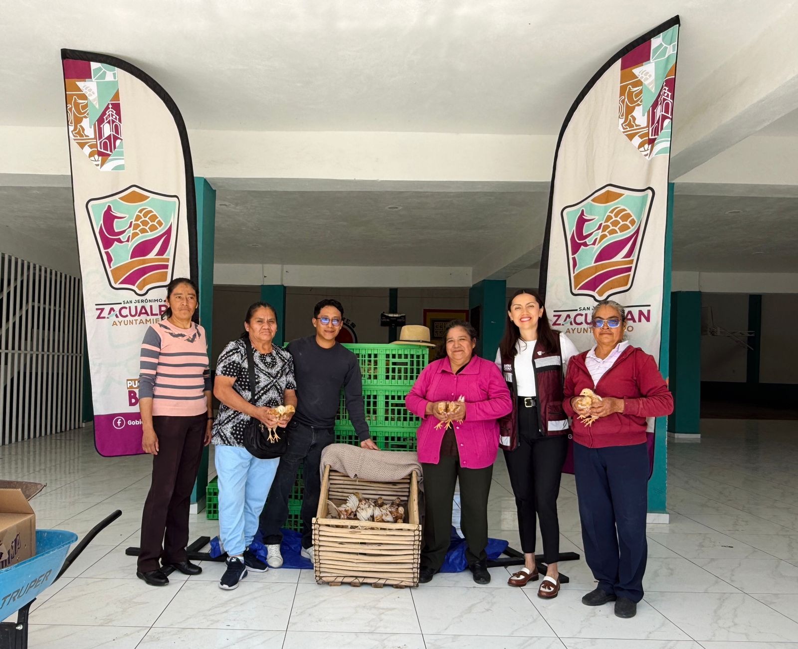 Sandra Corona impulsa el campo en Zacualpan con subsidio para producción avícola