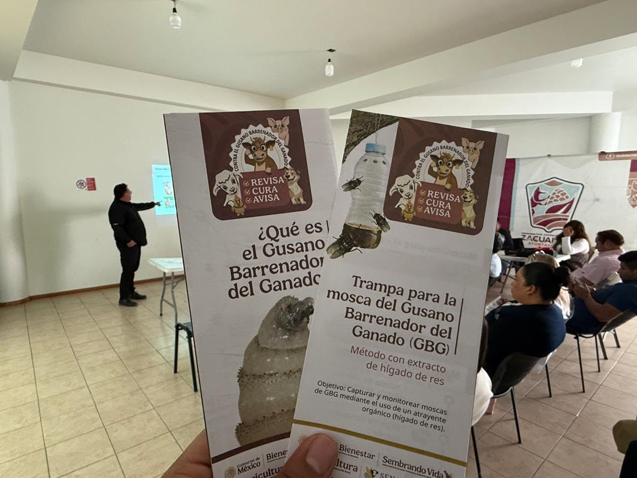 Sandra Corona fortalece acciones para proteger la sanidad del ganado en Zacualpan