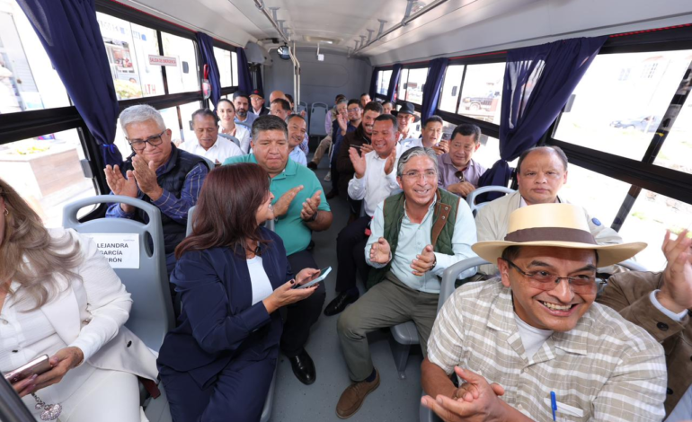 Entrega gobernadora 77 concesiones y nueva Central de Autobuses en Huamantla; inversión supera 61 millones de pesos