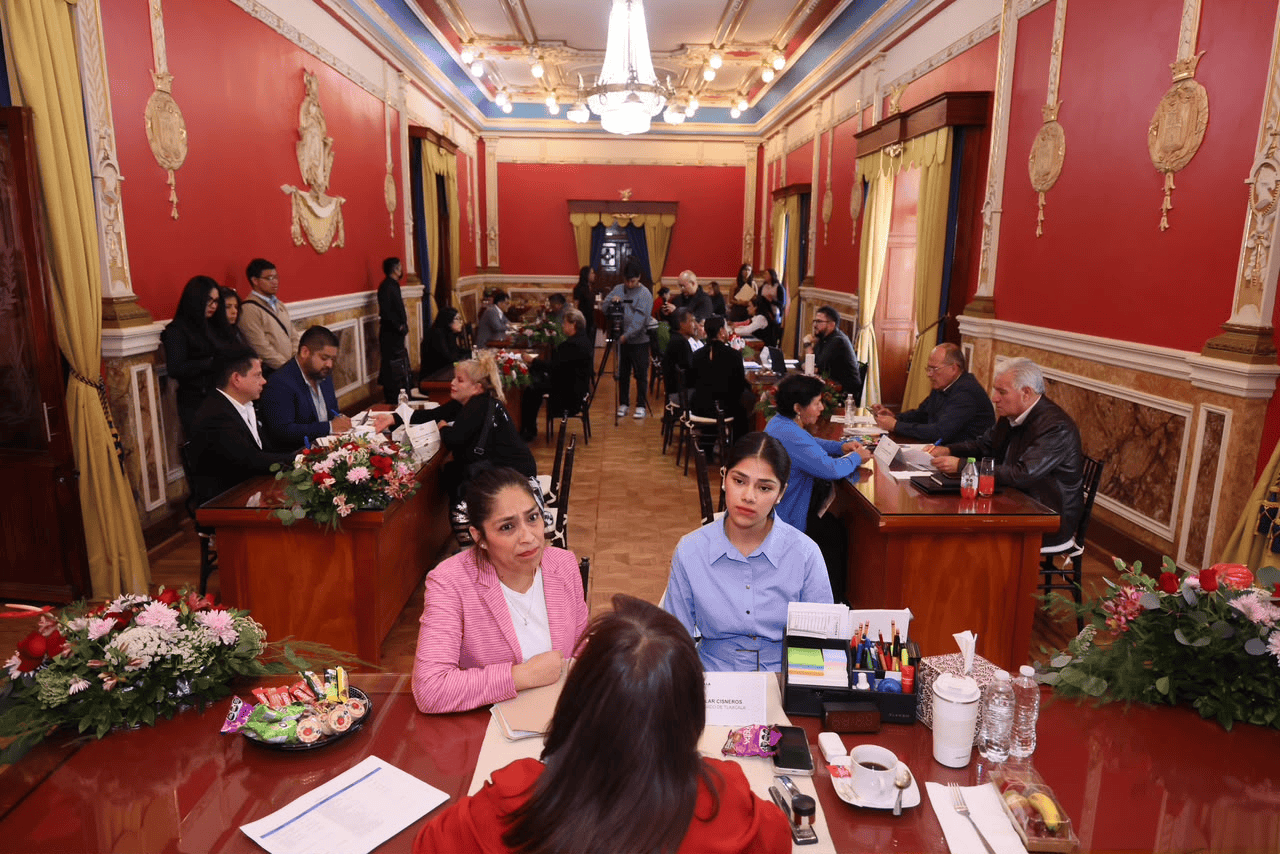 Gobernadora fortalece atención directa con sexta Audiencia Pública