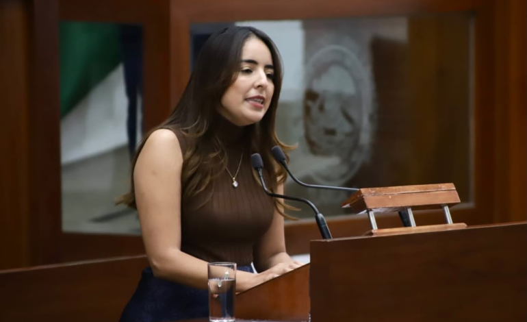 Miriam Martínez plantea cinco años de residencia para encabezar secretarías en Tlaxcala