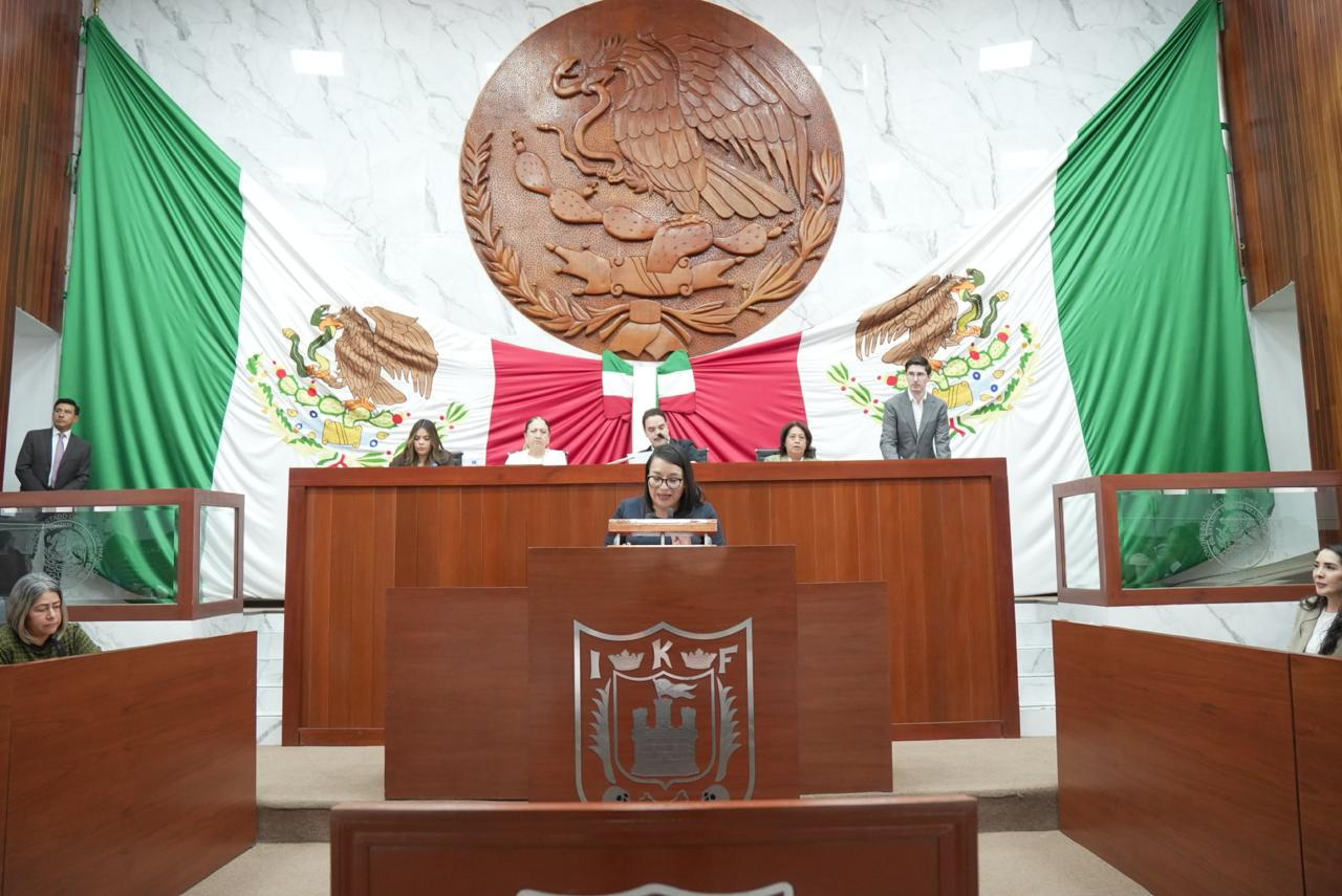 Laura Flores propone que el ahorro del Congreso se convierta en obra pública para los 60 municipios