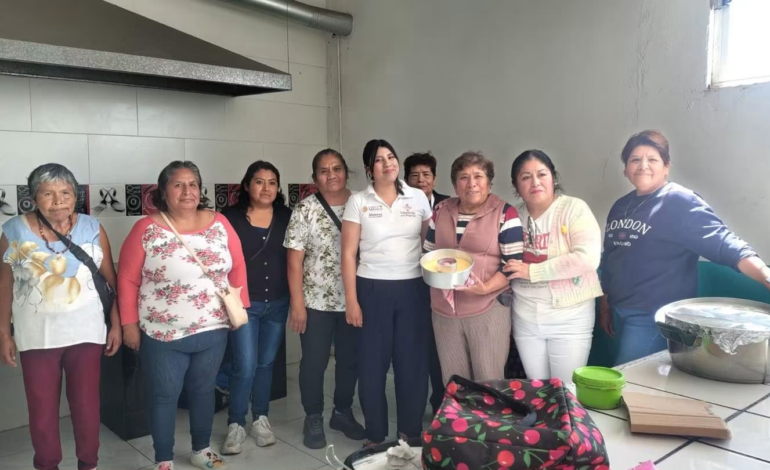 Sandra Corona impulsa la capacitación de mujeres en Zacualpan para fomentar el autoempleo