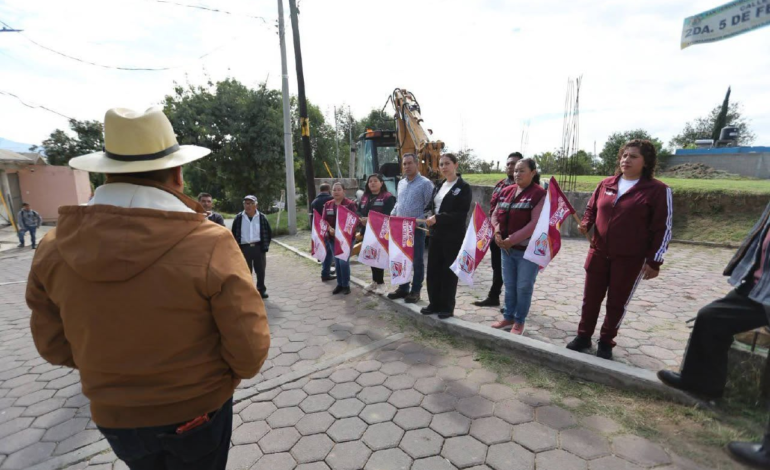 Sandra Corona arranca rehabilitación de la calle 2da. 5 de Febrero en Zacualpan