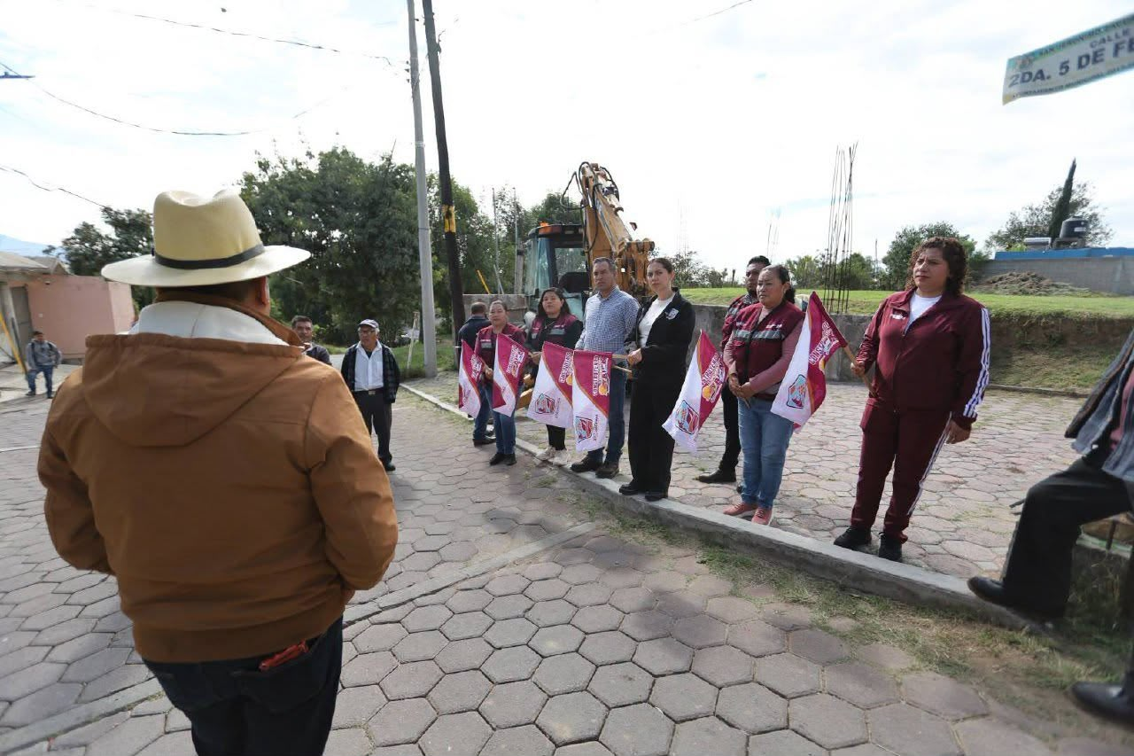 Sandra Corona arranca rehabilitación de la calle 2da. 5 de Febrero en Zacualpan